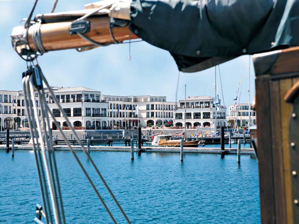 Yachthafenresidenz Hohe Duene Hotel Rostock Exterior foto Marina del Rey