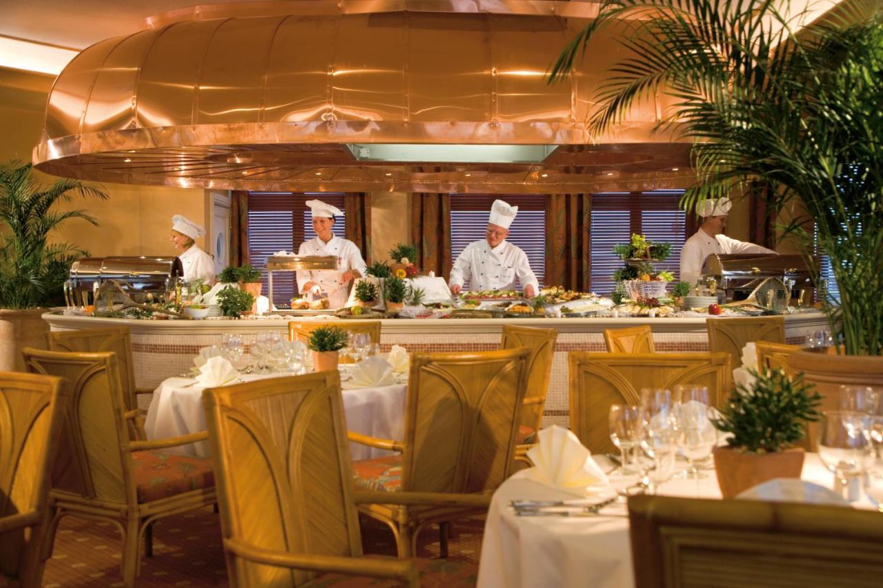 Yachthafenresidenz Hohe Duene Hotel Rostock Exterior foto The restaurant